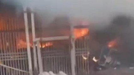 आजमगढ़: शॉर्ट सर्किट से दुकान में लगी आग, लाईव वीडियो देख उड़ेंगे होश