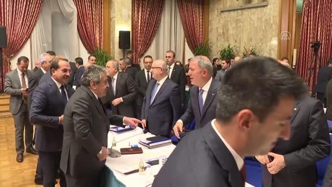 Milli Savunma Bakanı Akar: "(Pençe-Kılıç Harekatı) Şu ana kadar 471 hedef ateş altına alındı, 254 terörist etkisiz hale getirildi"