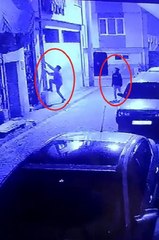 BALKONDA ASILI MONTU SU BORUSUNA TIRMANARAK ÇALDI, O ANLAR KAMERADA