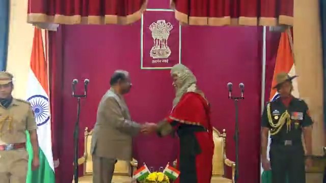 শপথ নিলেন বাংলার নতুন রাজ্যপাল সিভি আনন্দ বোস | Oneindia Bengali