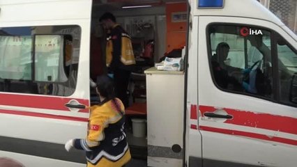 Kedileri kovalarken balkondan düşen yaşlı adam yaralandı