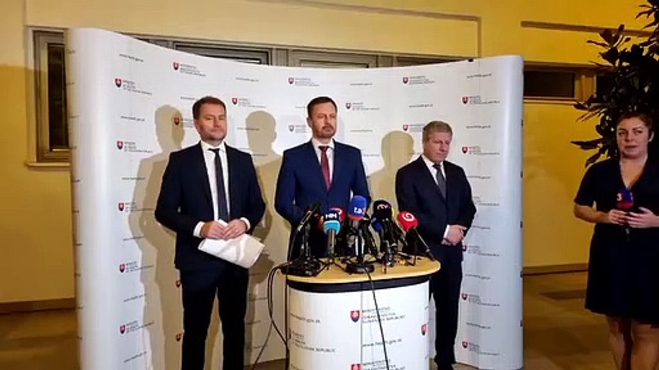 ZÁZNAM: Premiér: V siedmich bodoch smerujeme s LOZ k dohode, zostáva to stáť na platoch