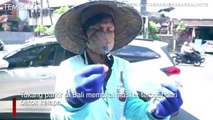 Jadi Sorotan, Tukang Parkir Pakai Masker dari Batok Kelapa