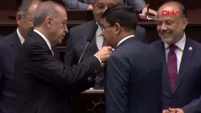 İYİ Parti’li başkan AKP’ye katıldı