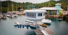 Cette maison flottante est surréaliste : découvre son intérieur