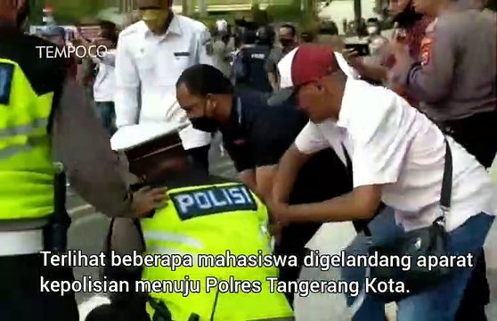 Polisi Bubarkan Demo Mahasiswa di Tangerang