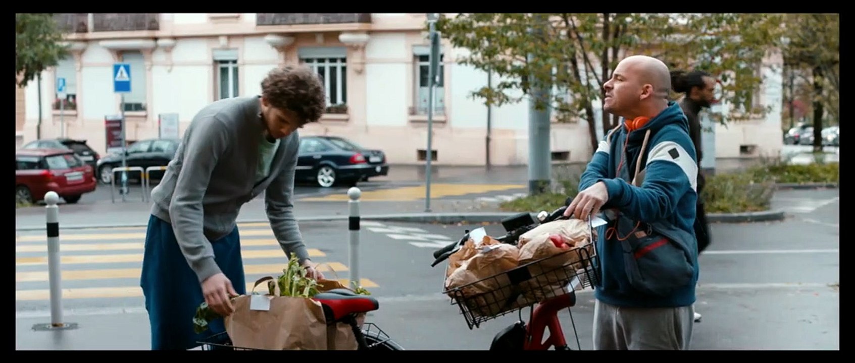 Presque Bande-annonce (RU)