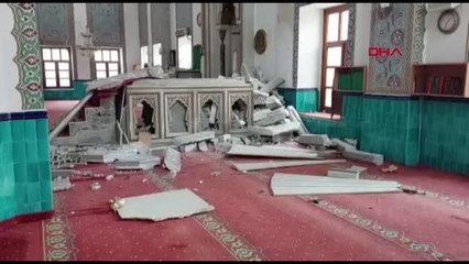 DÜZCE'DEKİ DEPREMDE CEDİDİYE CAMİİ MİNBERİ YIKILDI