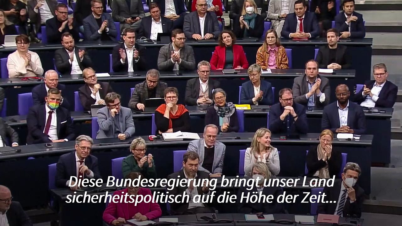 Schlagabtausch zum wehr-etat im bundestag