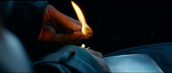 'Cliff Walkers' Trailer español