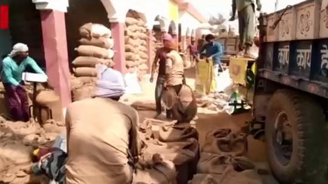 अंबेडकरनगर: नहीं पकड़ रही धान खरीद की रफ्तार, इ...