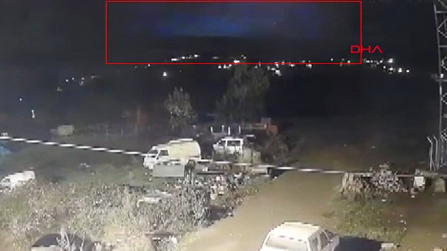 Deprem anındaki ışık parlaması güvenlik kamerasında