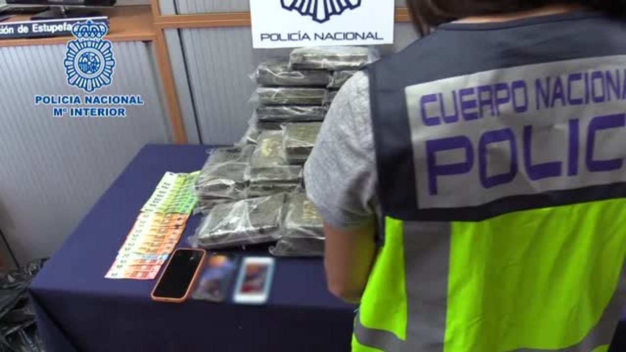 La Policía Nacional detiene a una organización criminal que transportaba cocaína en maletas