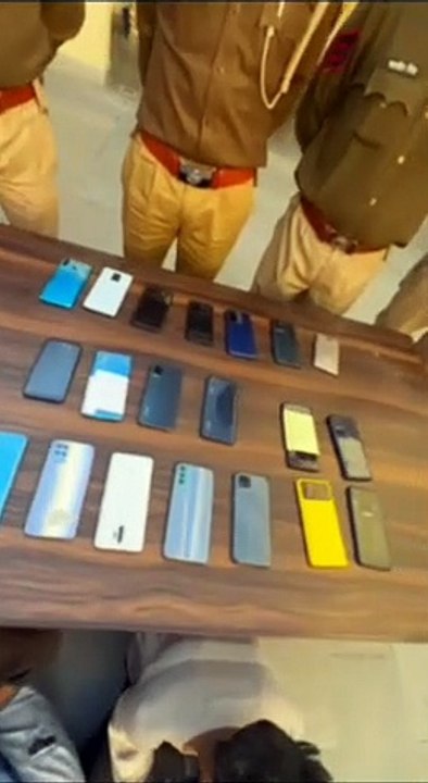 mobilesशहर में राहगीरों से छीने गए 21 मोबाइल बर...