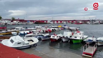 Tải video: Marmara'da lodos etkisini sürdürüyor Balıkçılar: 1 haftadır denize açılamıyor