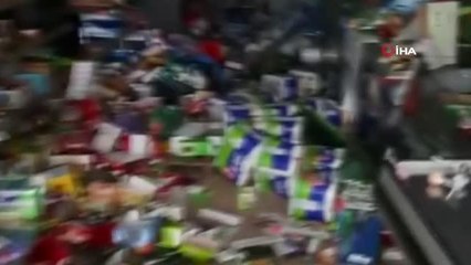 Deprem iş yerlerinde büyük hasar bıraktı: Camlar kırıldı, raflardaki ürünler yere indi