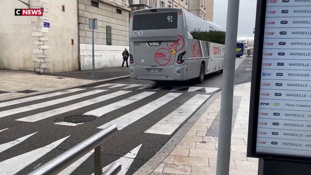 Un chauffeur de bus impose des versets du Coran aux passagers