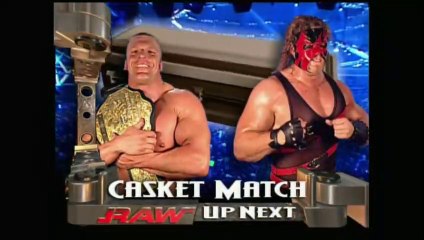 WWE Raw 10.28.2002 - Triple H vs Kane (Casket Match)