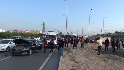 Öğrenci servisiyle otomobil çarpıştı