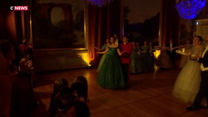 La belle et la bête en immersion avec les comédiens