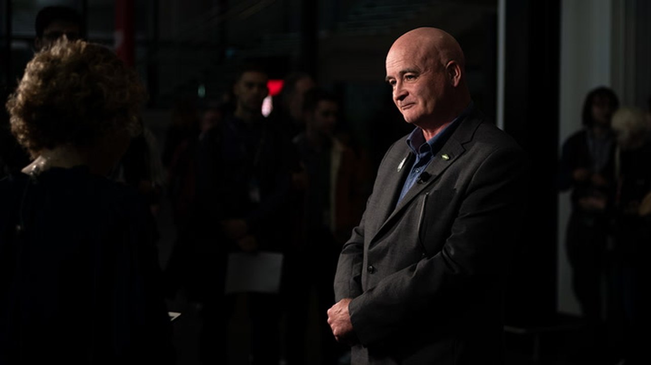 Mick Lynch apologises for Christmas disruption in upcoming train strikes