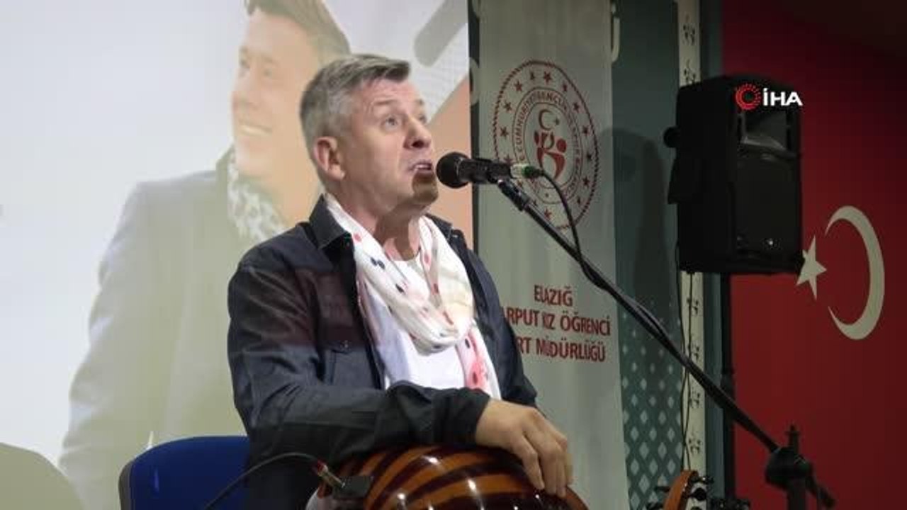 Sanatçı Metin Şentürk, üniversite öğrencilerini hem eğlendirdi hem de hayat tecrübelerini paylaştı