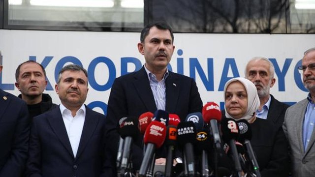 Bakan Kurum, Gölyaka'da depremden etkilenen vatandaşların sorunlarını dinledi