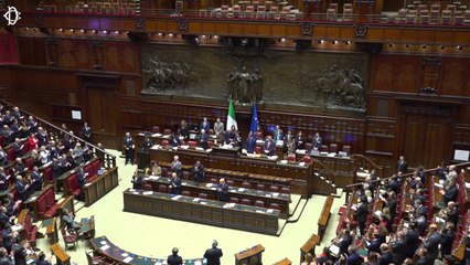 Maroni, alla Camera un minuto di silenzio e un lungo applauso