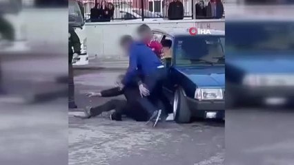 Ankara'da öğrenciler ile vatandaş arasındaki kavga kamerada