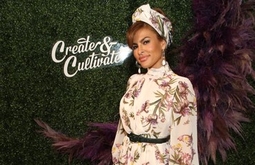 Eva Mendes was fired from a hotdog vendor for giving an 'inappropriate gift'