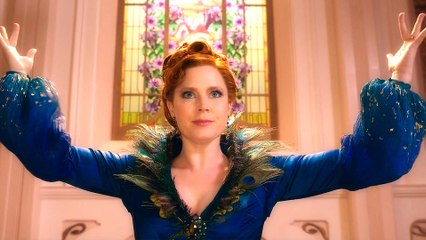 Amy Adams and Maya Rudolph Break Down the Fashion from Disenchanted
