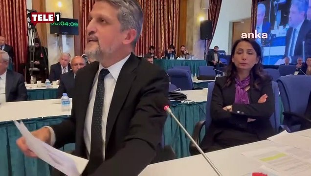 HDP'li Garo Paylan, Terör örgütü PKK'nın 2015'te Ceylanpınar'da evlerinde şehit edilen iki polis hakkında FETÖ bağlantısı iddiası ortaya attı. Paylan, Milli Savunma Bakanı Hulusi Akar, Etrafınızdaki FETÖ'cüleri görmediniz. Ceylanpınar'da iki polisimiz öl