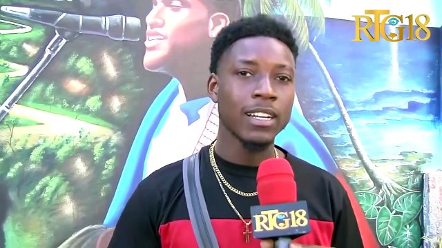 Yon pòtrè atis Mikaben reyalize nan zòn Juvénat pou kontinye ran'n omaj ak memwa atis la.