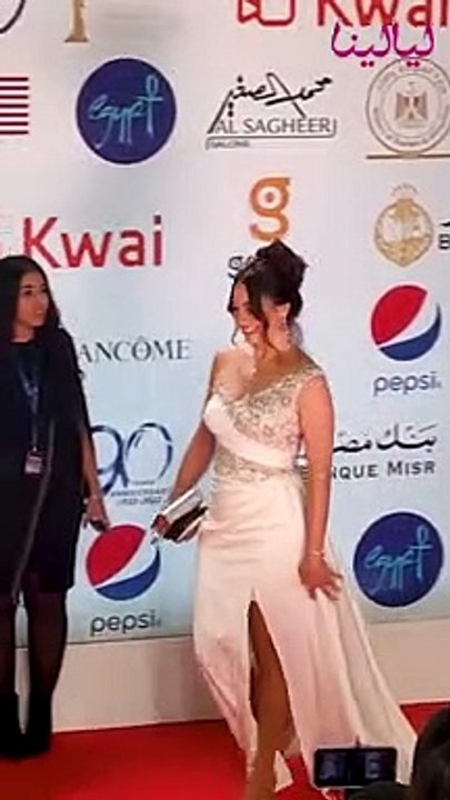 حسين فهمي يصالح بوسي شلبي ونرمين الفقي ويسرا ال...