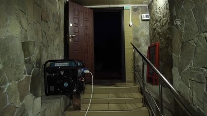 DNİPRO/DONETSK - Rus saldırıları nedeniyle altyapısı zarar gören Ukrayna'da birçok bölge karanlığa teslim oldu