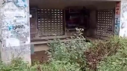 திருத்தணி : புதார் போல் காட்சியளிக்கும் பேருந்து நிலையம்