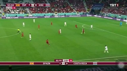 TRT spikerinin gülerek kurduğu cümle Beşiktaşlıları ayağa kaldırdı