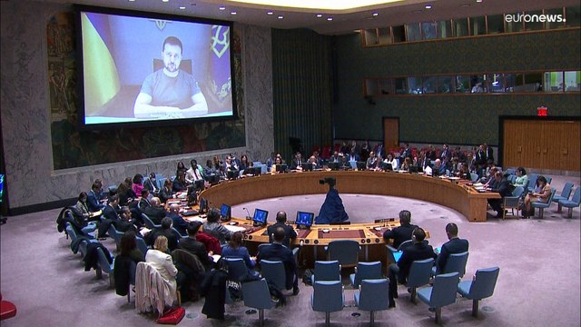 Зеленский: Удары РФ по инфраструктуре — преступление против человечности