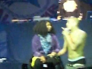 With You - Chris Brown Zénith 16.03