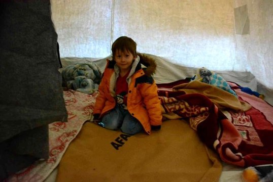 Depremzedeler güne çadırda uyandı