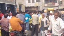 कानपुर देहात: किसानों को नहीं मिल रही खाद, देखिए ब्लैक में बिक्री का लगाया आरोप