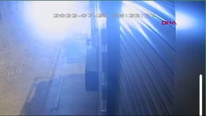 İSTANBUL-FATİH'TE 600 BİN LİRA DEĞERİNDE GÜMÜŞLERİ ÇALAN ŞÜPHELİLER KAMERADA