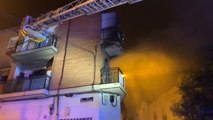 Un incendio calcina por completo una vivienda del barrio madrileño de Vallecas