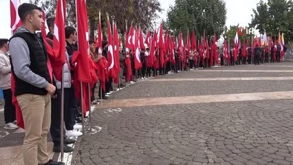 Gaziantep'te Öğretmenler Günü buruk kutlandı
