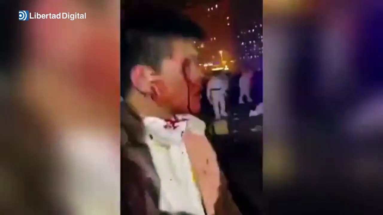Las restricciones por el covid provocan violentas protestas en la mayor fábrica de Apple en China