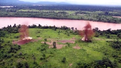 Bombardeo a una pista de aterrizaje de narcotraficantes en Perú