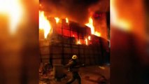 Sultangazi'de hurdalıkta işçilerin kaldığı konteynerde yangın