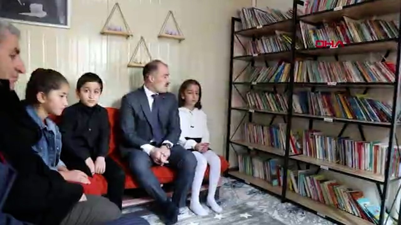 Öğretmenler, konteyneri kütüphaneye dönüştürdü