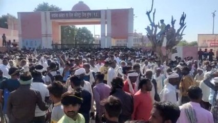 Morena news: पुलिस की कार्रवाई के विरोध में सड़कों पर उतरे सैकड़ों लोग, किया जमकर प्रदर्शन