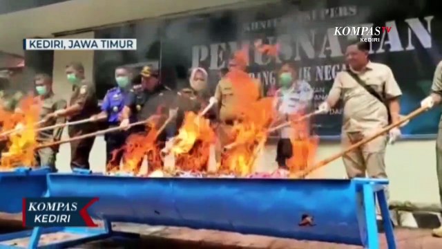 Bea Cukai Kediri Musnahkan Jutaan Batang Rokok Ilegal